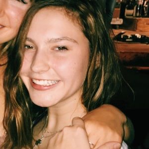 Meet your Posher, Elise